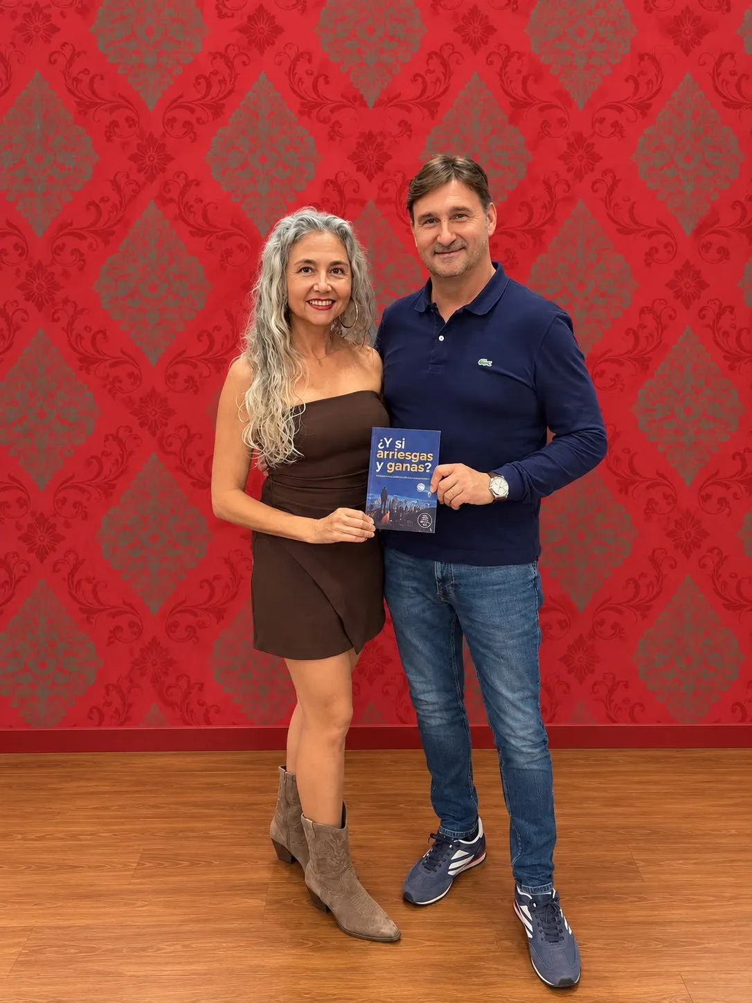 Entrega del ejemplar nº 31 a Rosa Hurtado